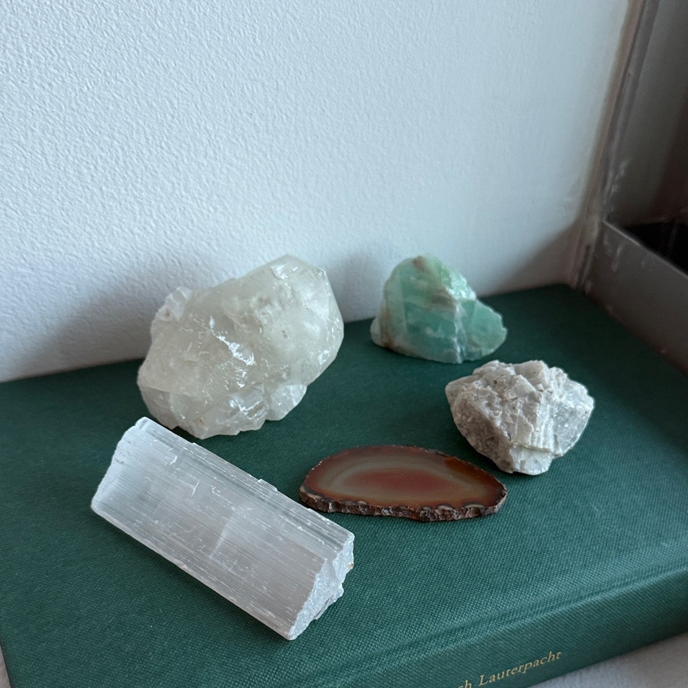 Crystals & Stones